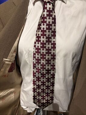 Papillon Blanc Burgundy and Cream Puzzle-Pattern Silk Tie